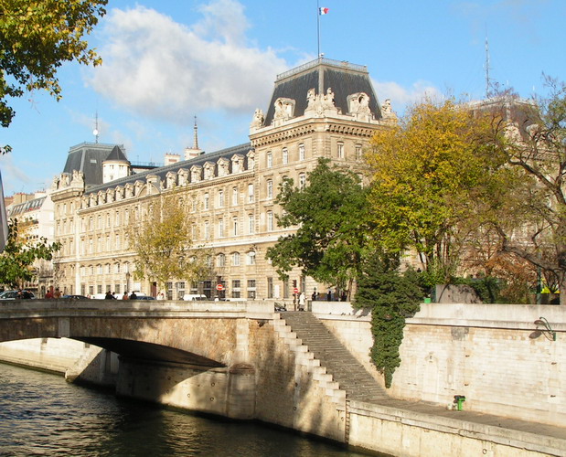 Paris Guide: Palais de Justice