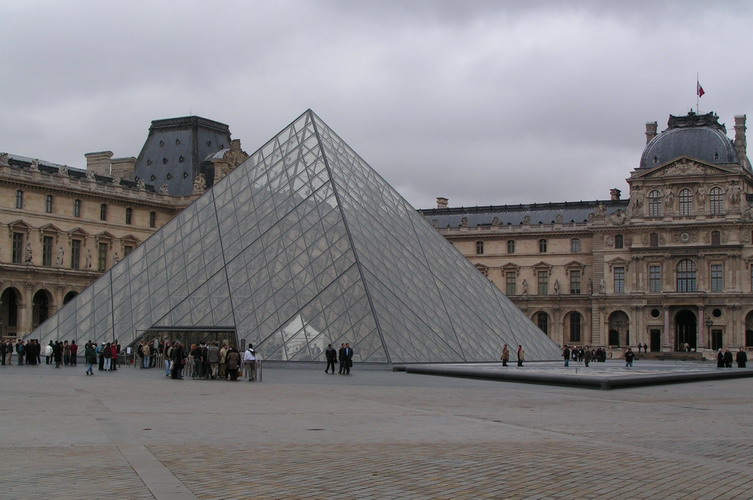 Paris, Louvre Museum, Pyramid
